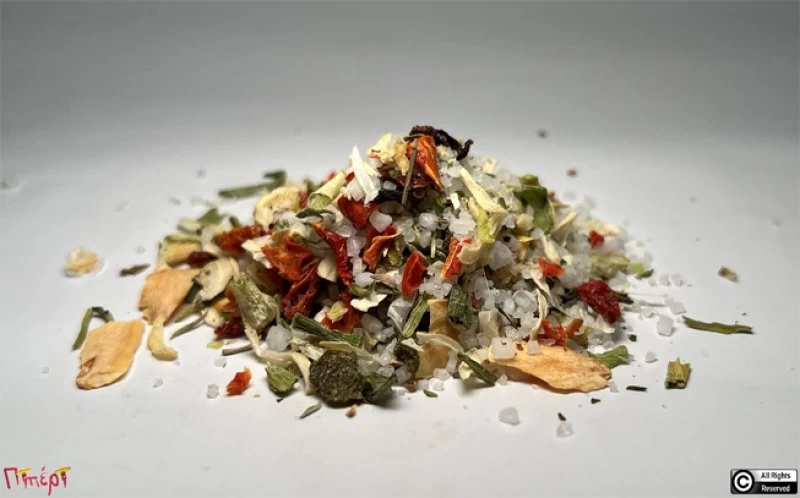 Άνθος αλατιού με αποξηραμένα λαχανικά. 1