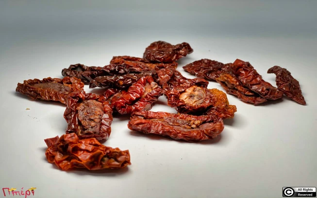Ντομάτα λιαστή , sun dried domatos , ( Lycopersicum esculentum ). 1