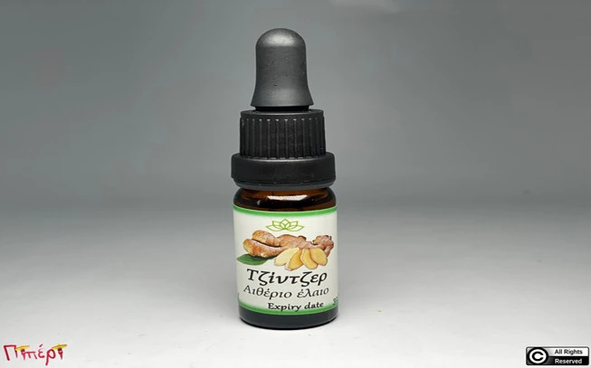 Ginger essential oil, ginger, ginger essential oil, (Zingiber officinale). 1