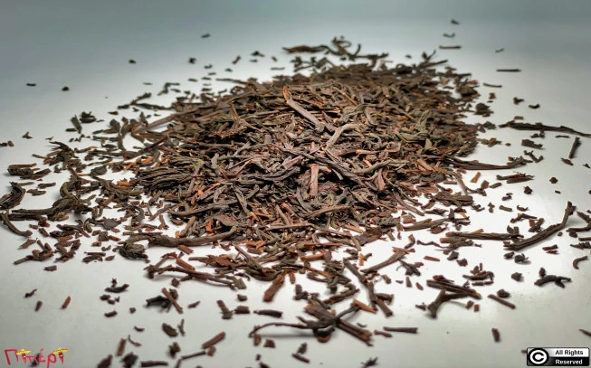Ceylon black tea, black tea, English tea, Turkish tea, black Ceylon tea, (camelia sinensis). 1
